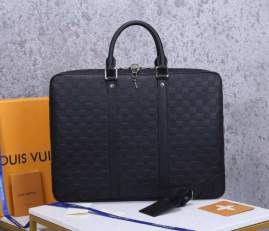 Picture of Louis Vuitton Mens Bags _SKUfw97506379fw